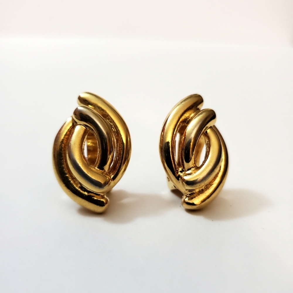Vendome vintage gold tone clip on earrings